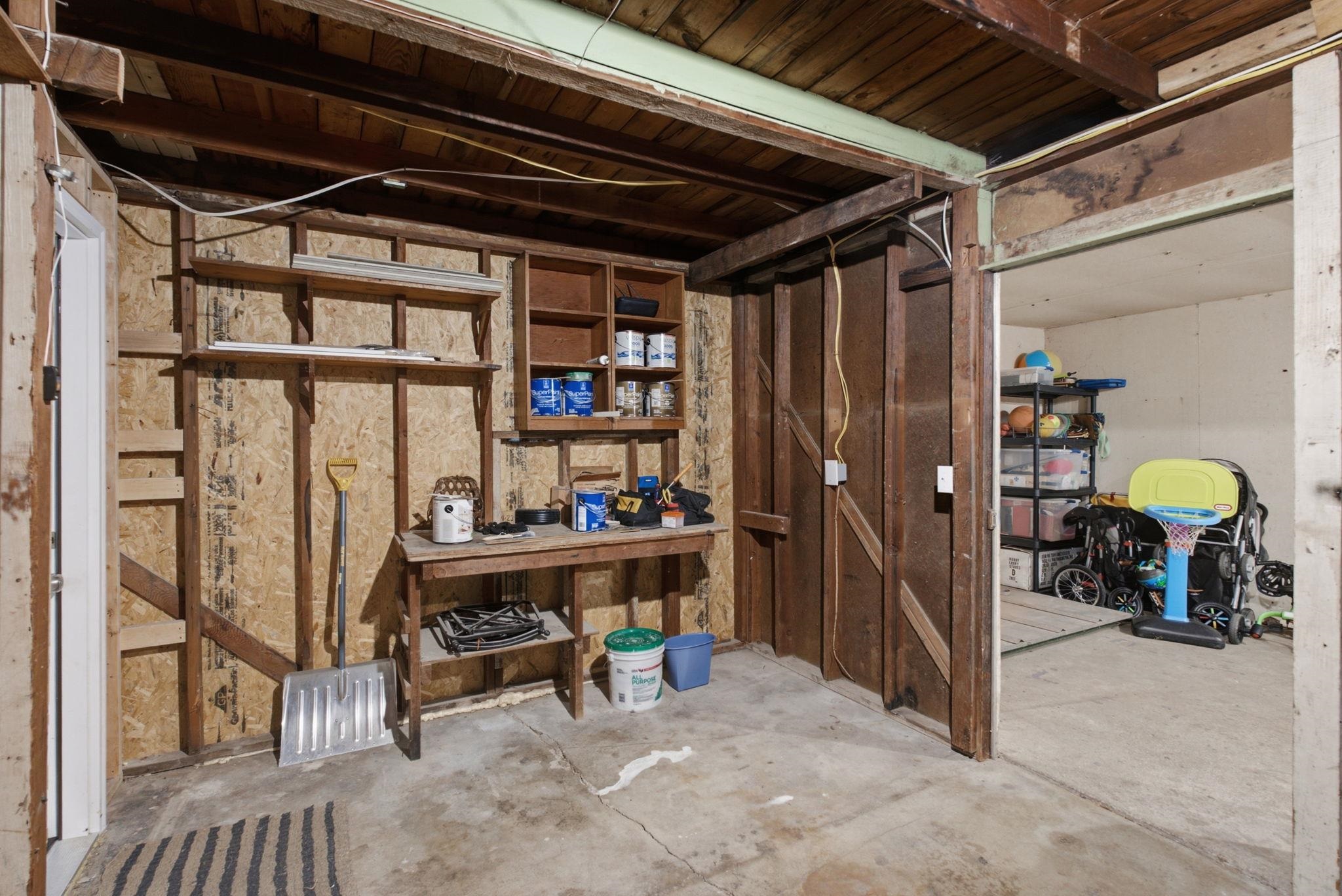 1601 W Regal
