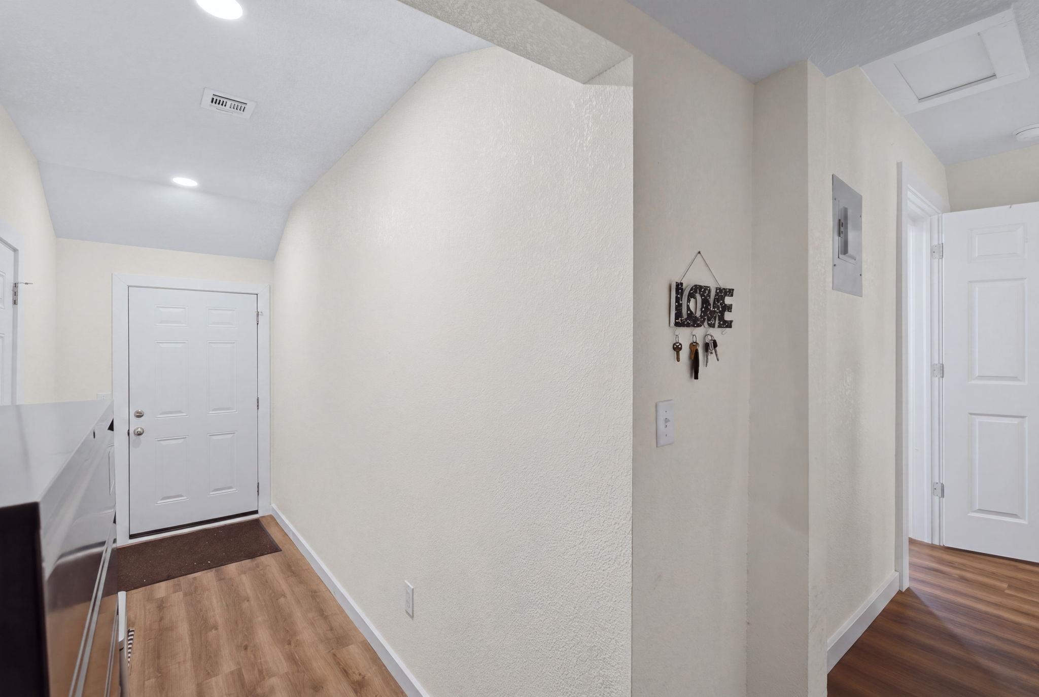 1601 W Regal