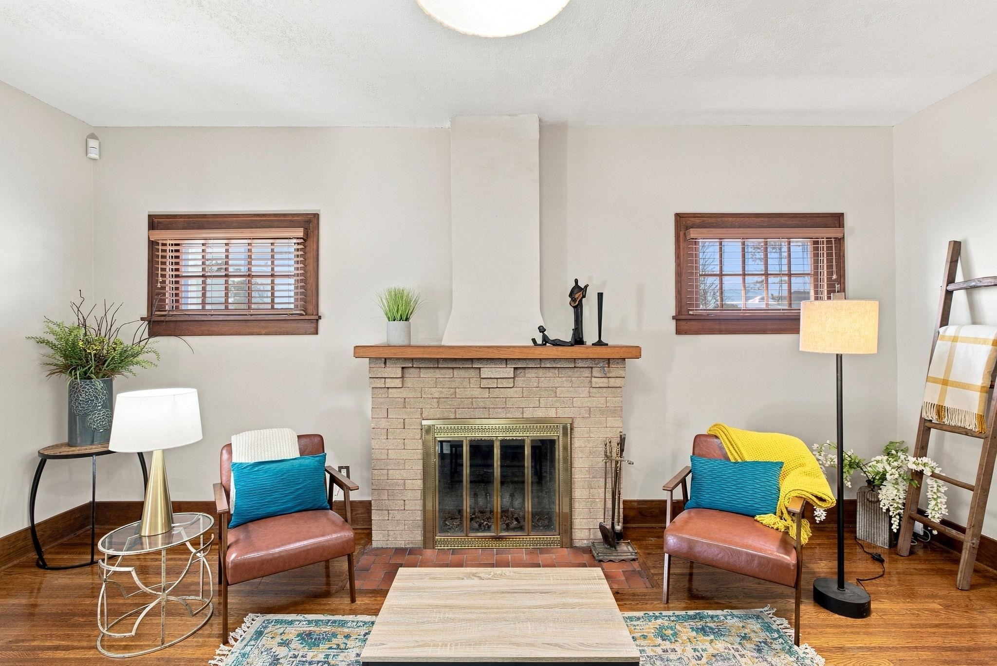 1607 N Fairview