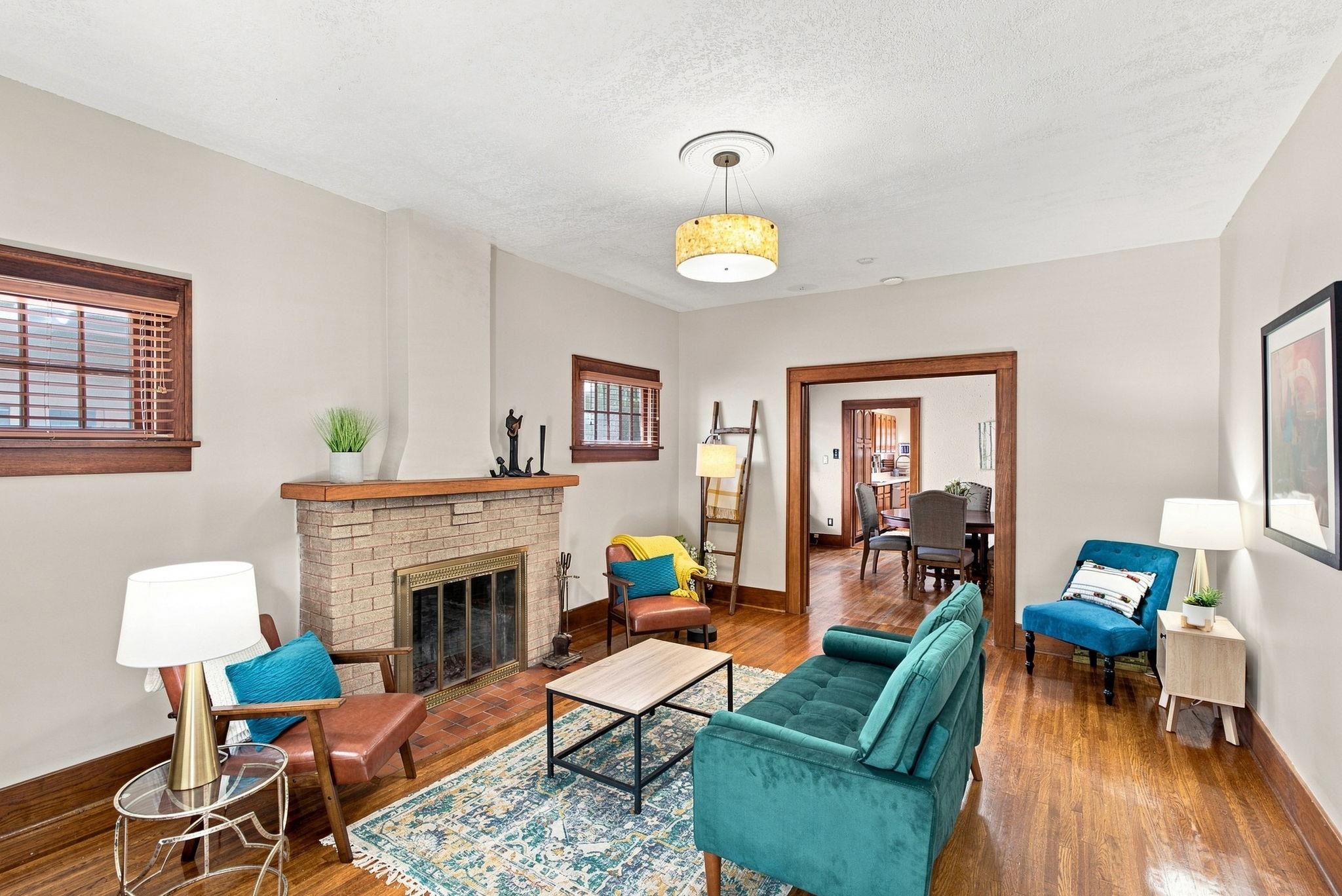 1607 N Fairview