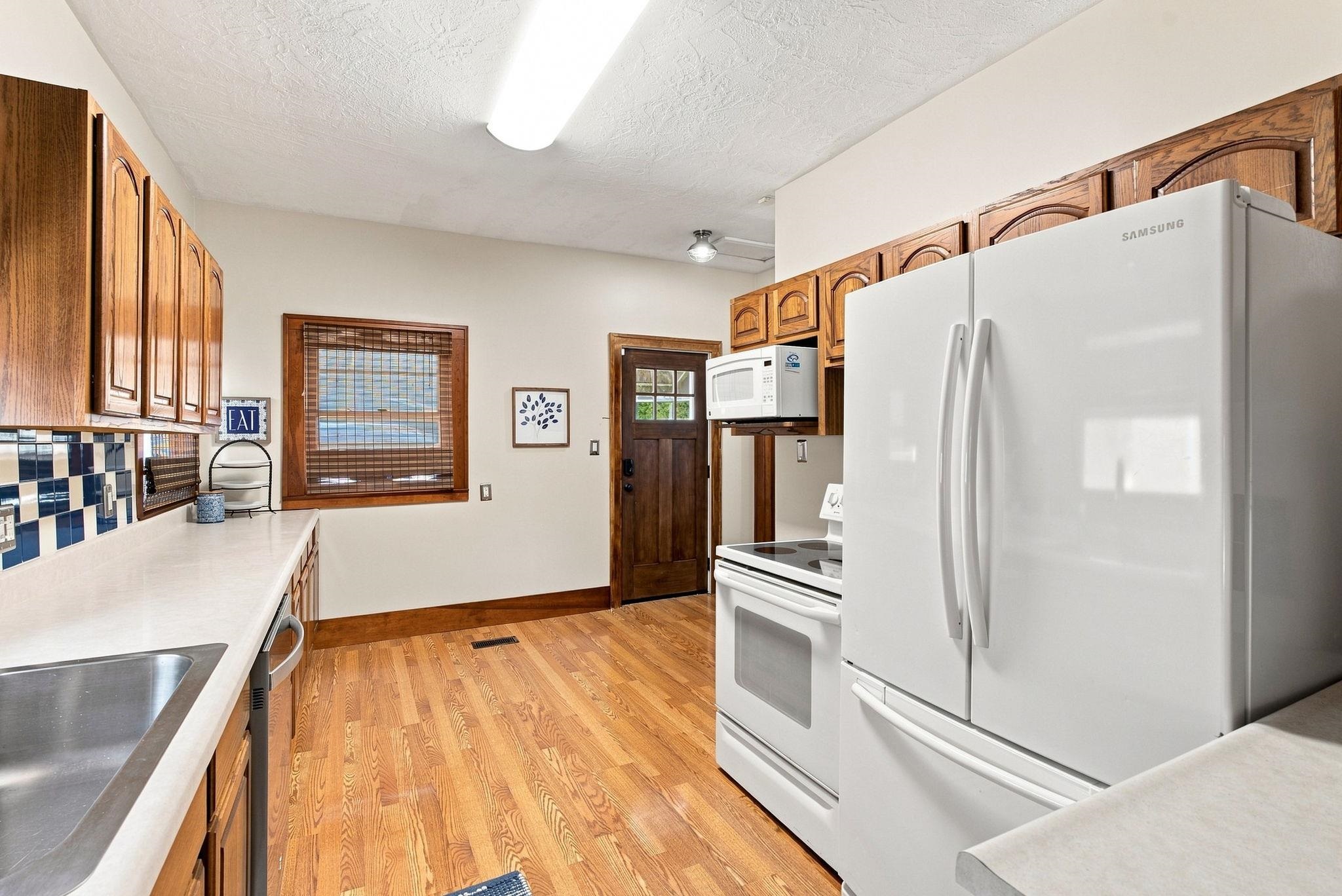1607 N Fairview