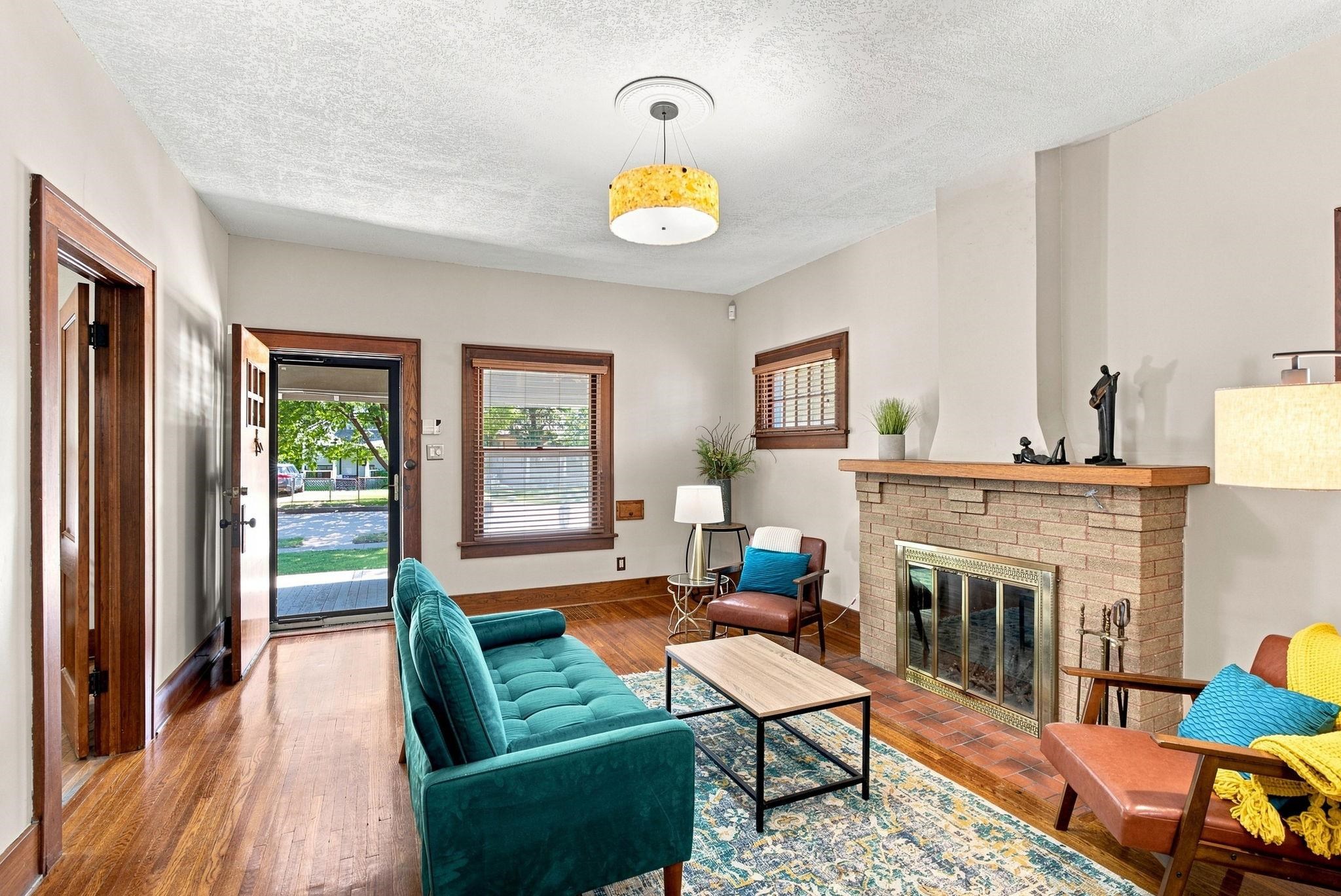 1607 N Fairview
