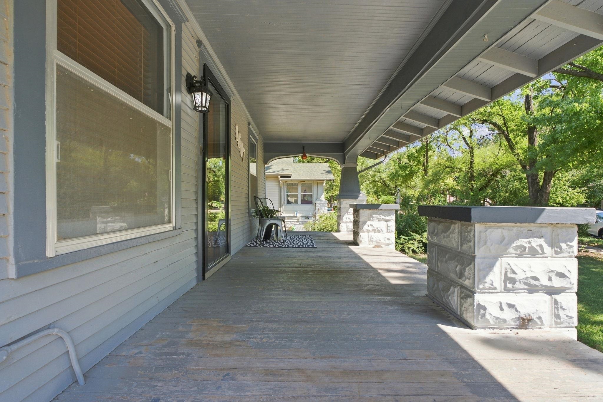 1607 N Fairview