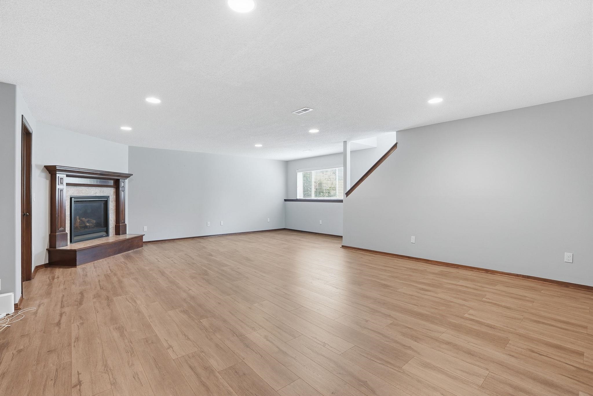 2615 N Woodridge Court