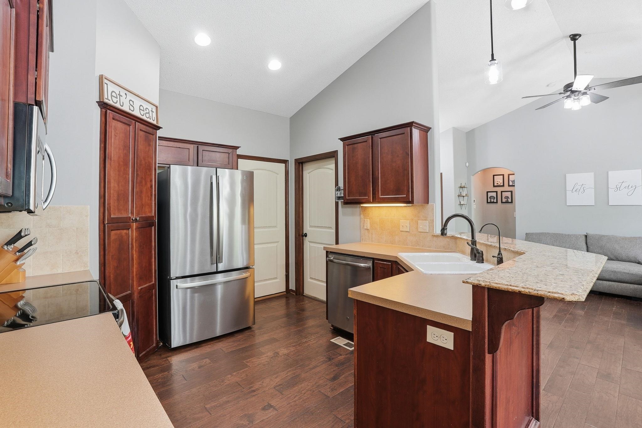2615 N Woodridge Court