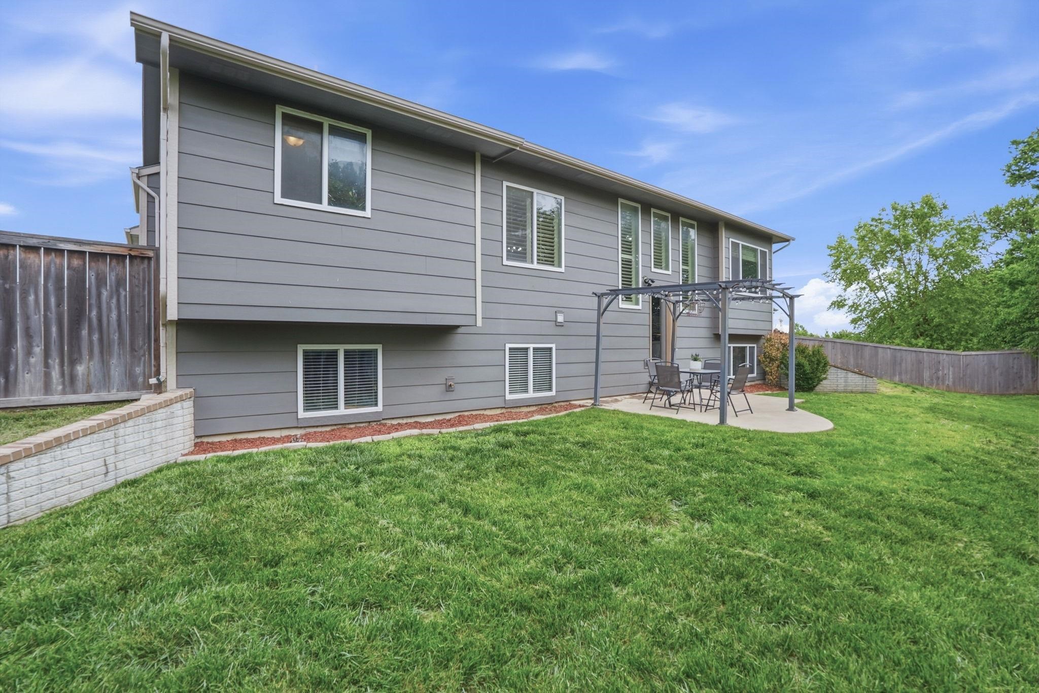 2615 N Woodridge Court