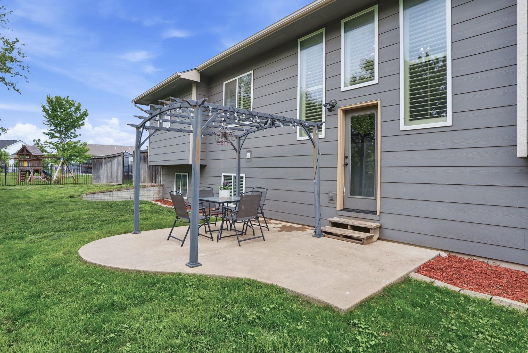 2615 N Woodridge Court