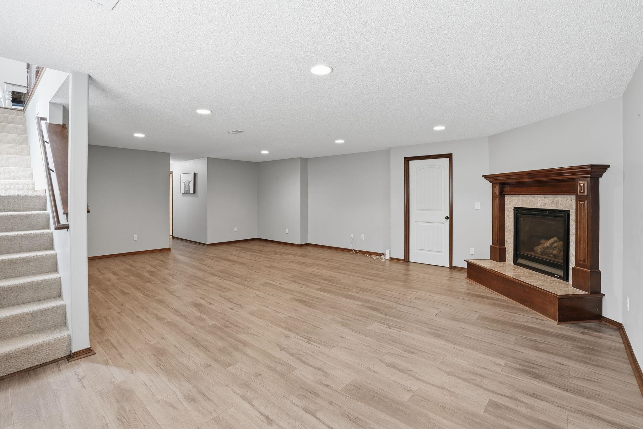 2615 N Woodridge Court