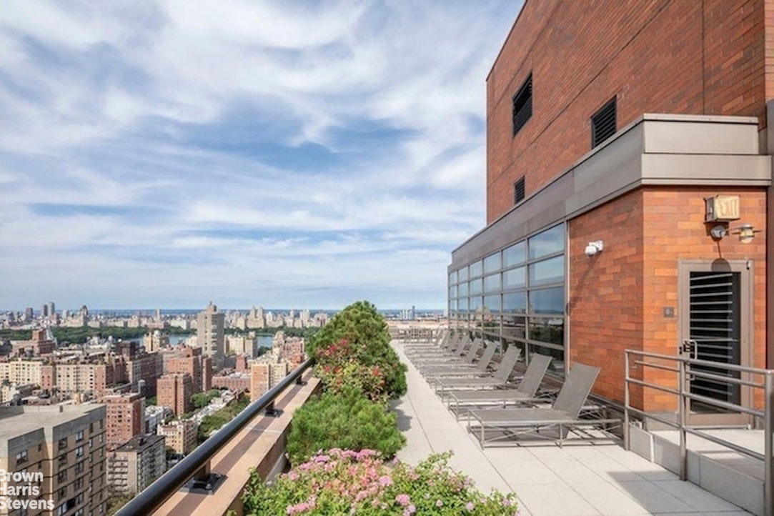 215 E 96TH Street 25C