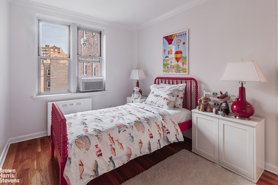 143 BENNETT Avenue 5L