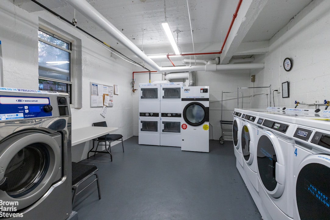 143 BENNETT Avenue 5L