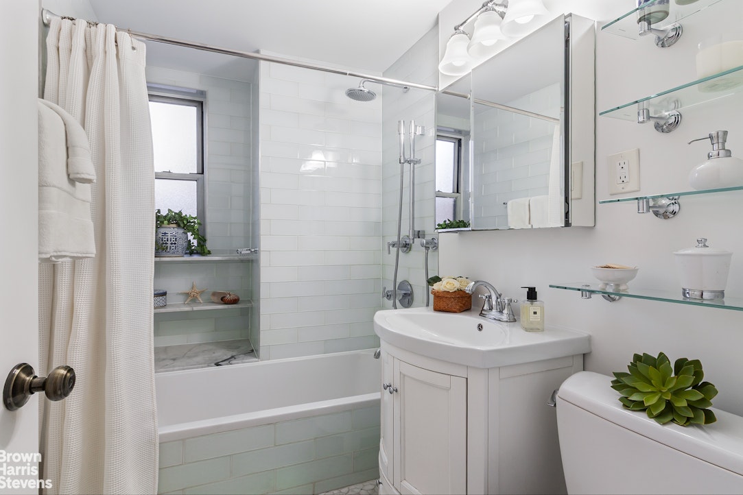 143 BENNETT Avenue 5L