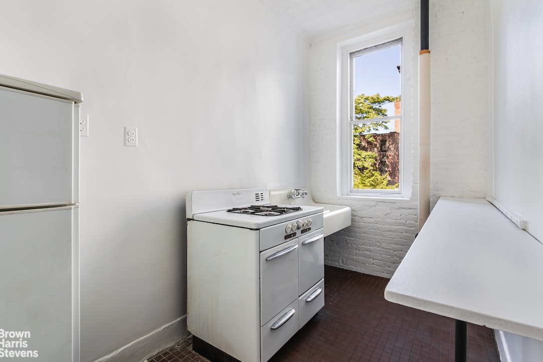 50 W 9TH Street 3D