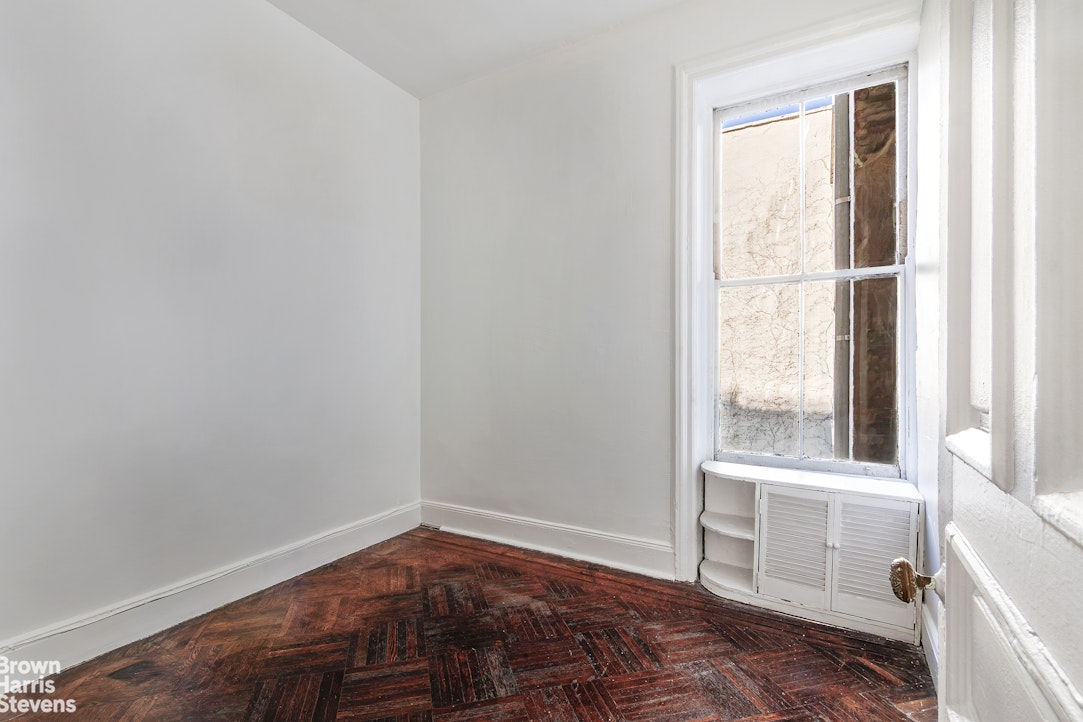 50 W 9TH Street 3D