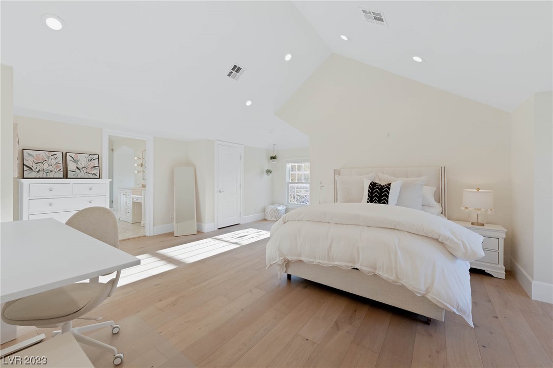 1528 CHAMPION HILLS Lane