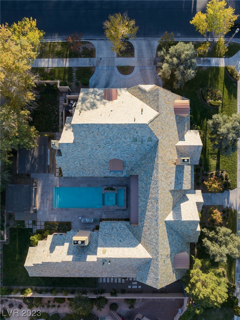 1528 CHAMPION HILLS Lane