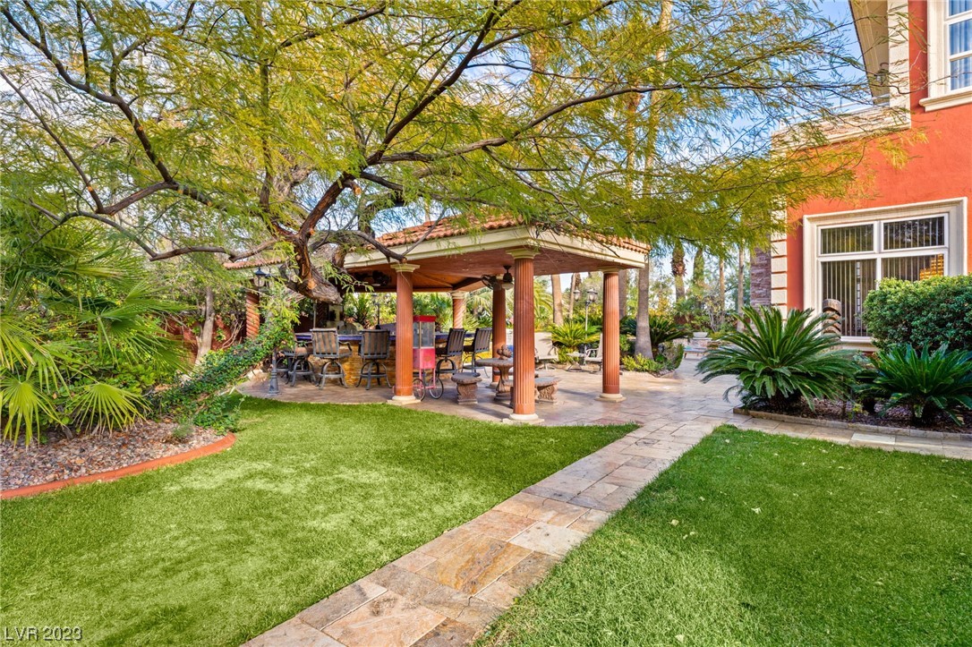 2200 PURPLE MAJESTY Court