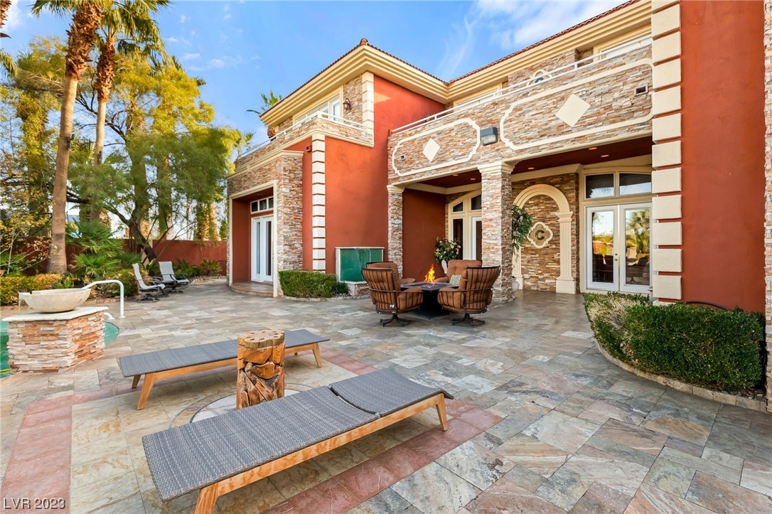 2200 PURPLE MAJESTY Court