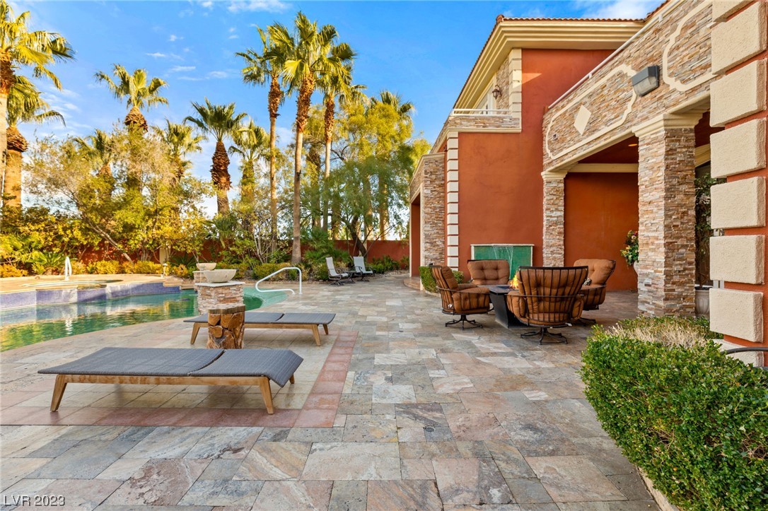 2200 PURPLE MAJESTY Court