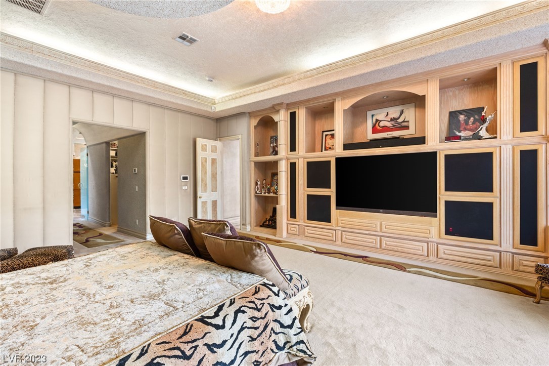 2200 PURPLE MAJESTY Court