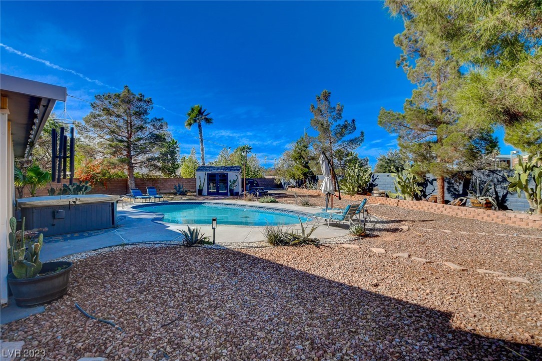 5128 Cascade Pools Avenue