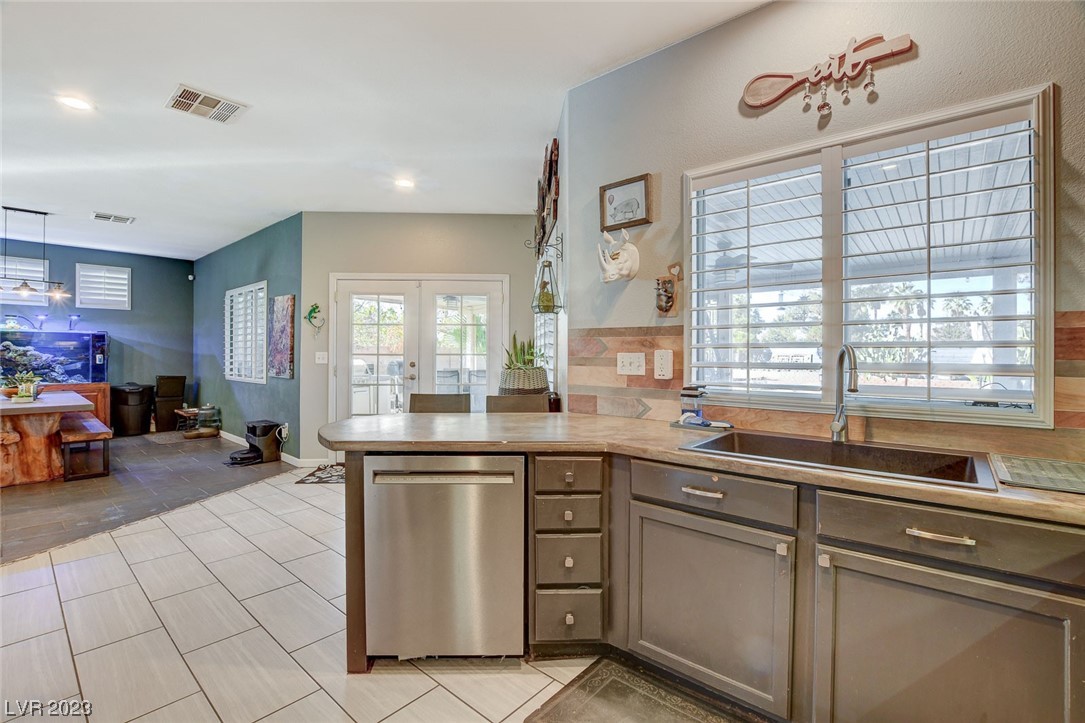 5128 Cascade Pools Avenue