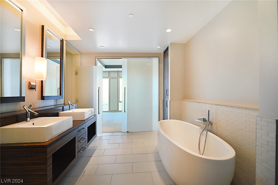 3750 Las Vegas Boulevard 3911