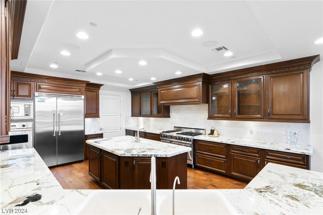 9101 ALTA Drive 404