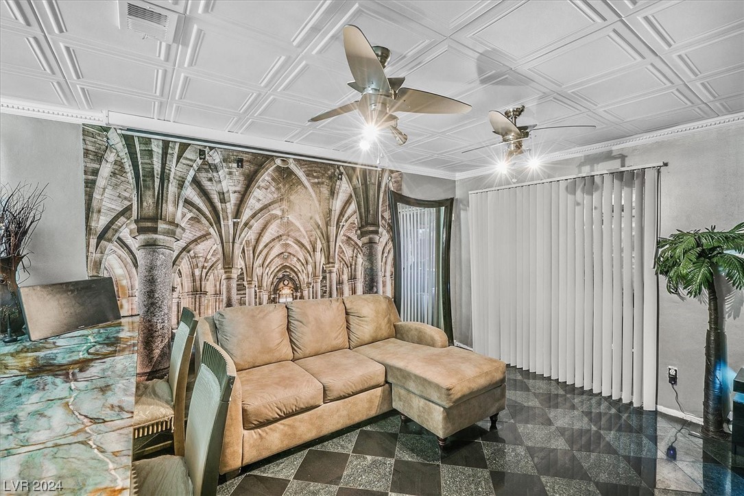221 MISSION NEWPORT Lane 102