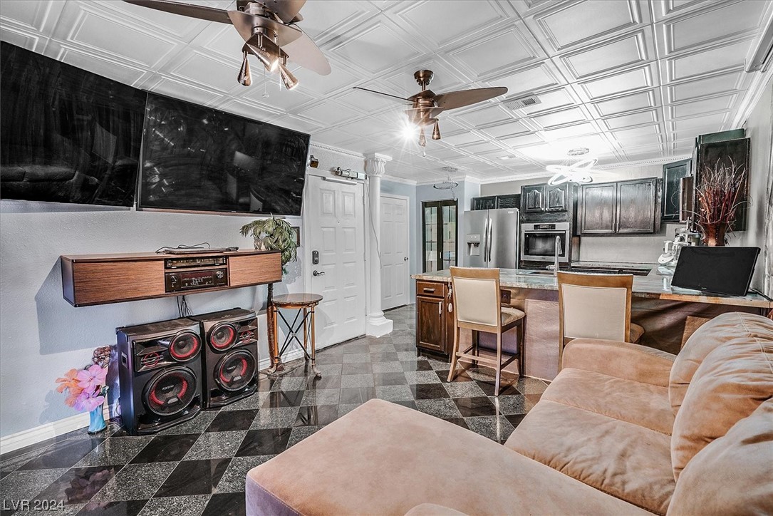 221 MISSION NEWPORT Lane 102