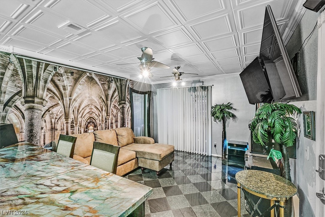 221 MISSION NEWPORT Lane 102