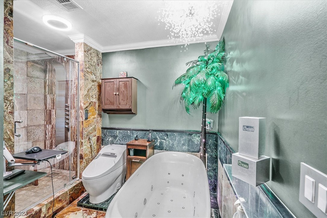 221 MISSION NEWPORT Lane 102