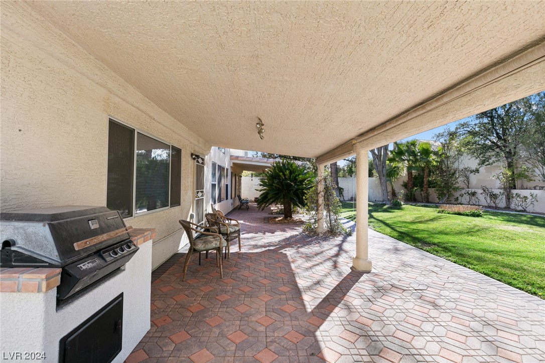 2201 MADAGASCAR Lane
