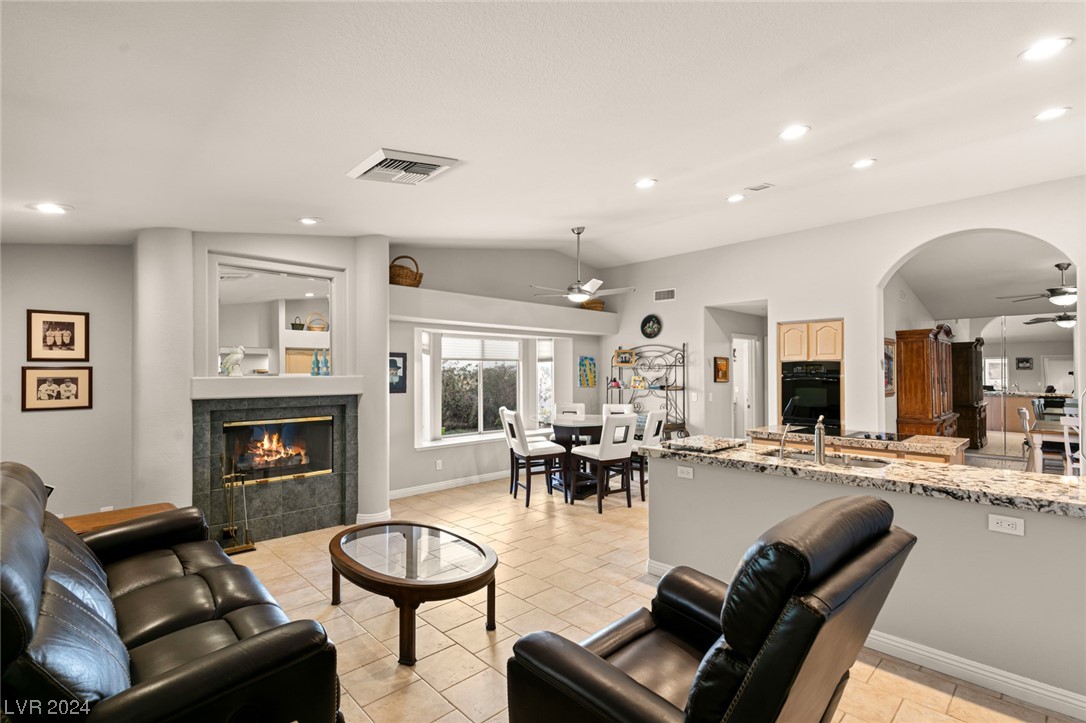 2201 MADAGASCAR Lane