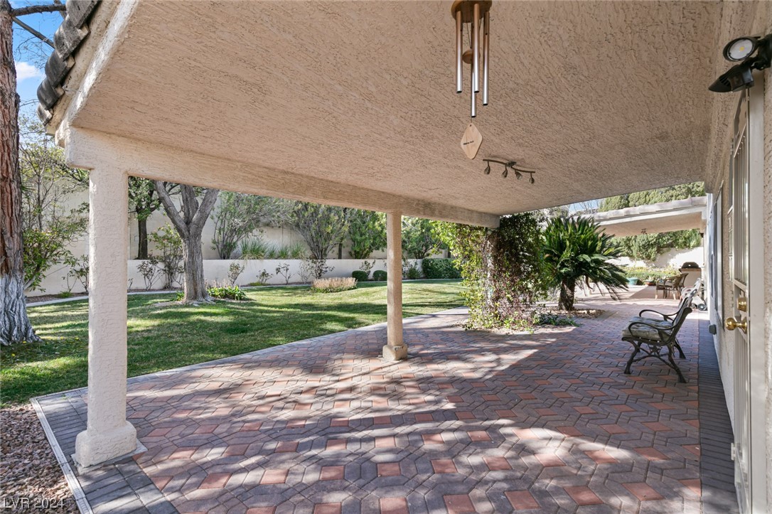 2201 MADAGASCAR Lane