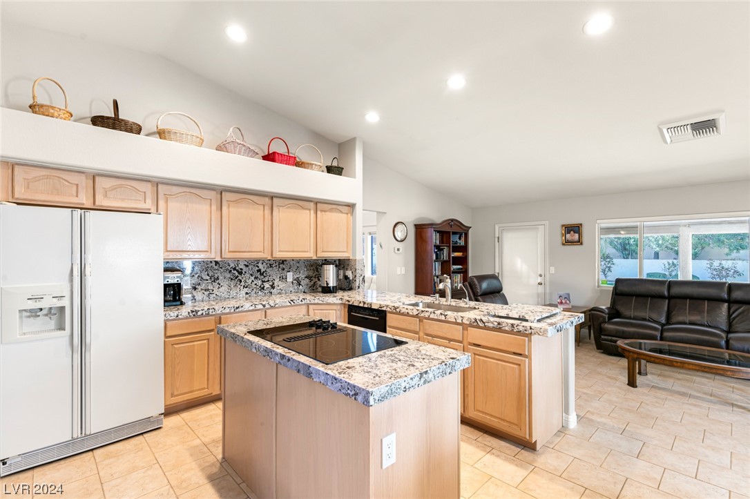 2201 MADAGASCAR Lane
