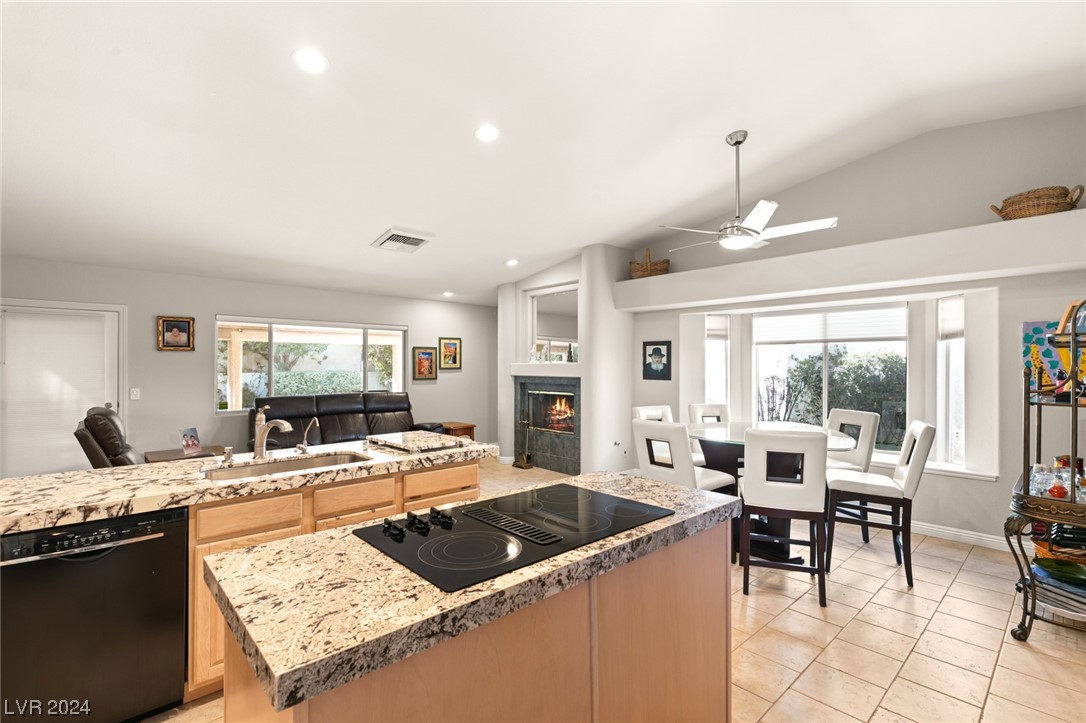2201 MADAGASCAR Lane