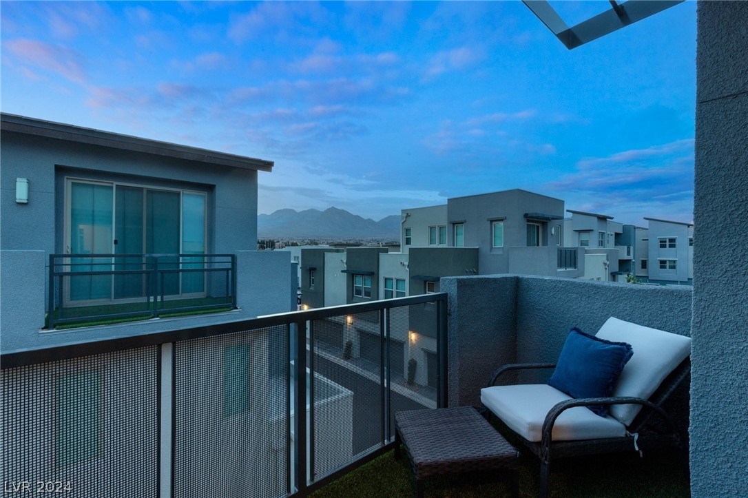 11287 GLOWING Avenue 103