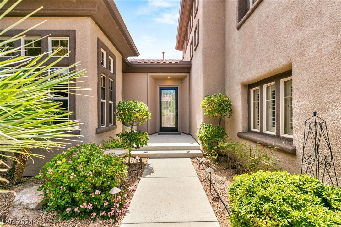 5 IBIS Court