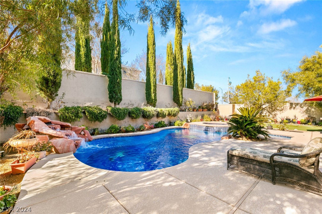 301 ROUND STONE Court