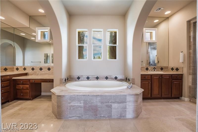 11787 OAKLAND HILLS Drive
