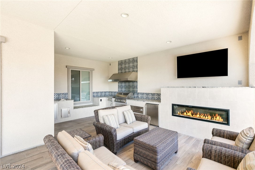 450 BEAUTIFUL HILL Court