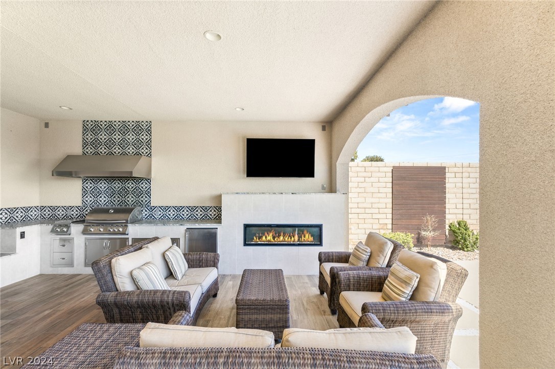 450 BEAUTIFUL HILL Court