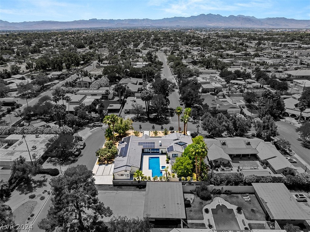 1227 PARK Circle