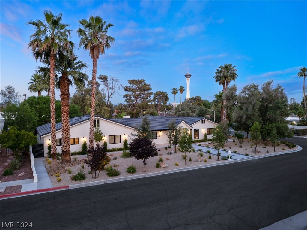 1227 PARK Circle