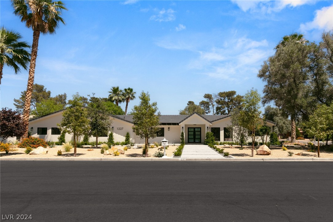 1227 PARK Circle
