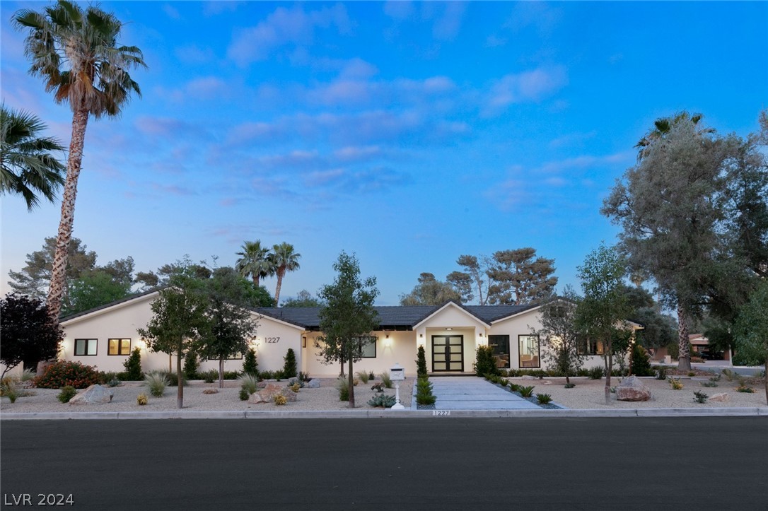 1227 PARK Circle