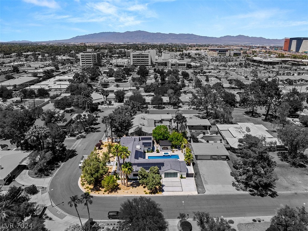 1227 PARK Circle
