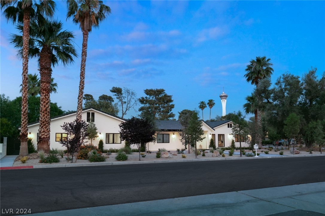 1227 PARK Circle