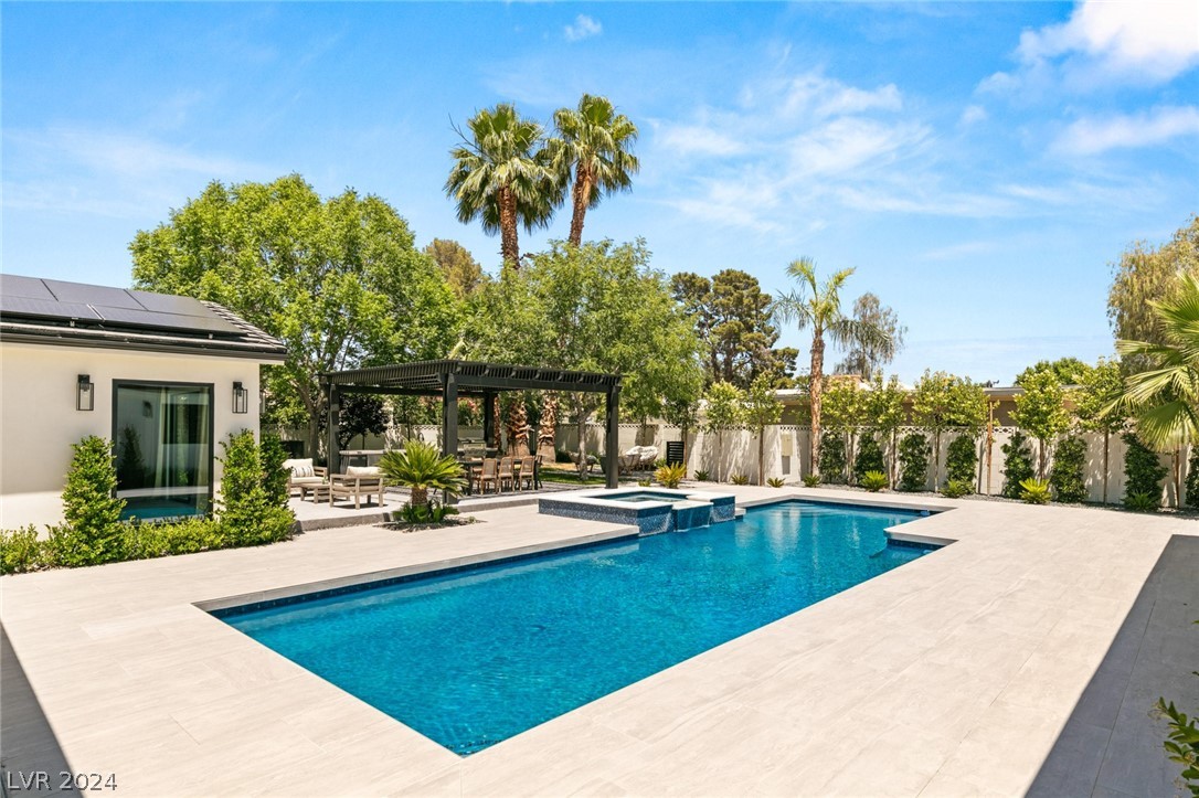 1227 PARK Circle